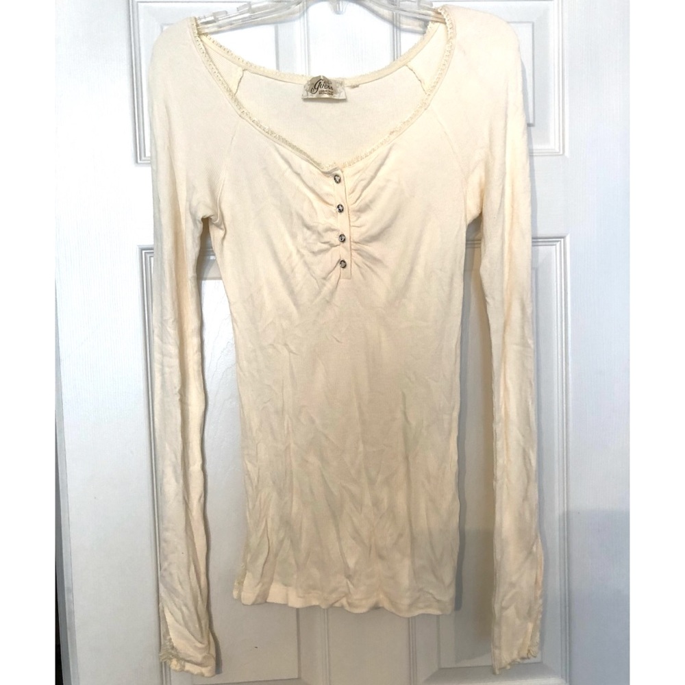 GUESS women’s longsleeve cream top w/ rhinestones
